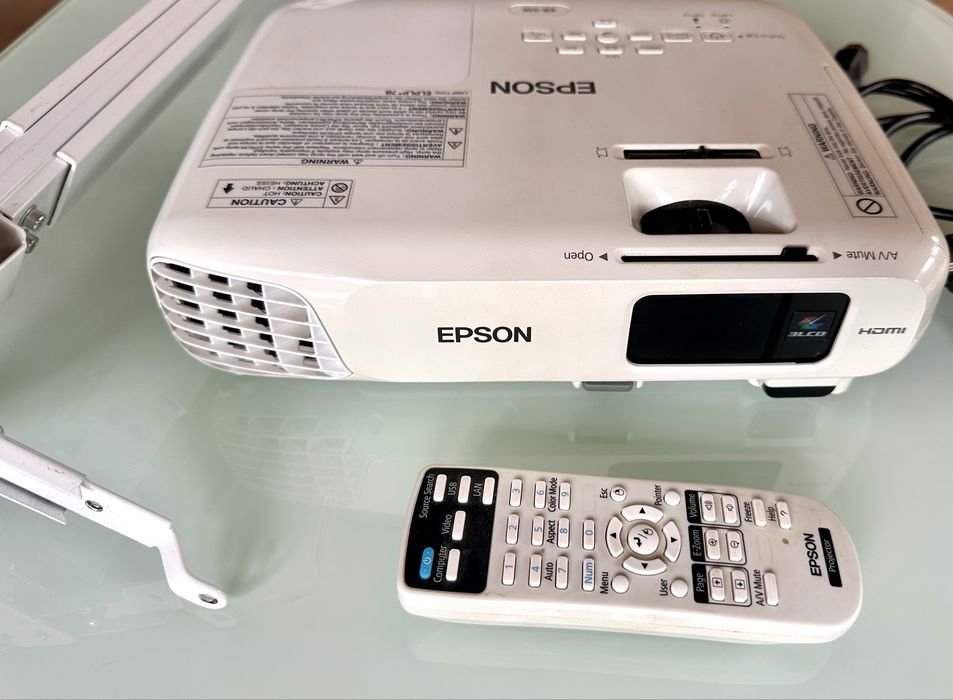 Rzutnik Epson z ramieniem