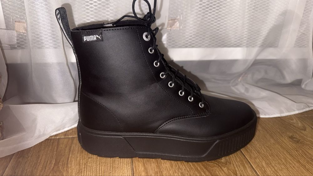 Продам чоботи Puma