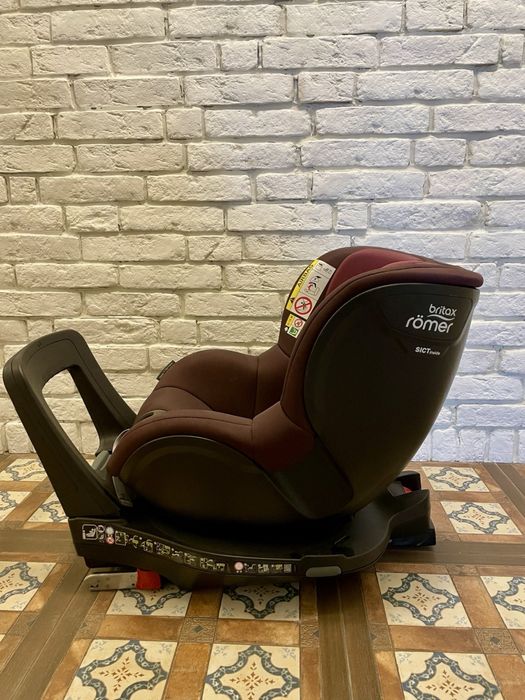 Автокрісло Britax Romer DUALFIX від 0 до 4х років