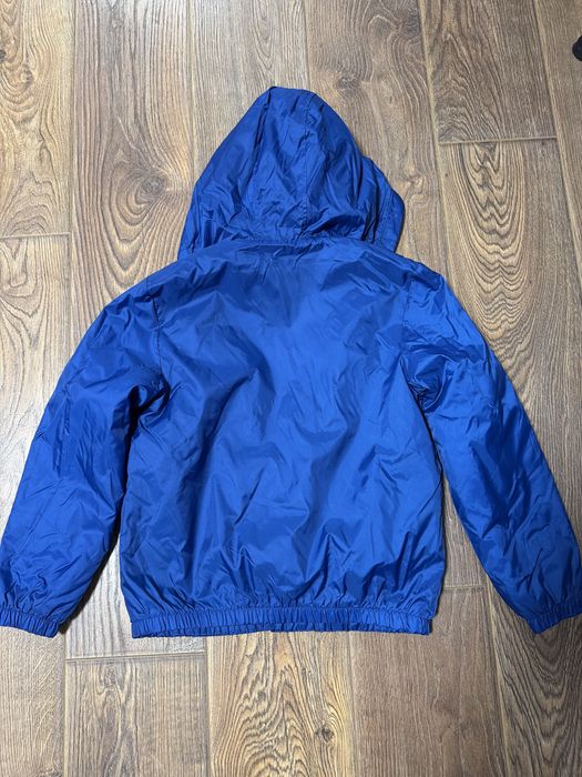 Одяг, курточка ………..