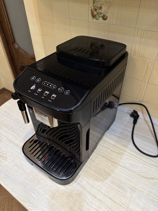 Кавомашина Delonghi Magnifica Evo