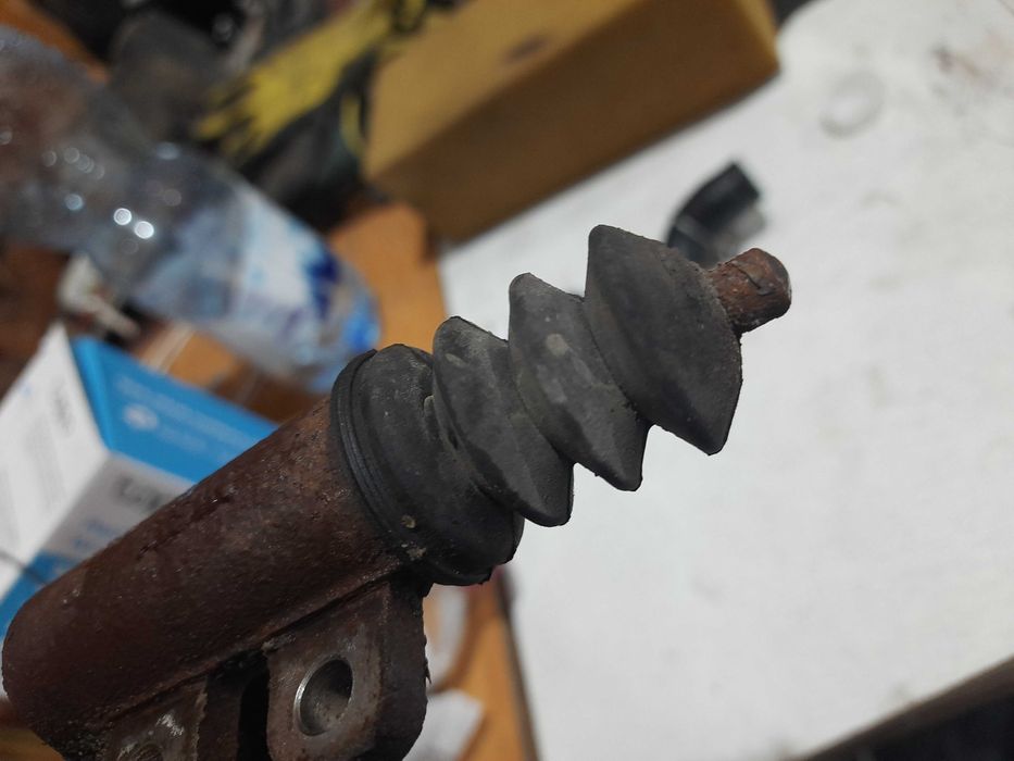 Циліндр щеплення Тойота Авенсіс т25 2.2 дкат дизель 177 к.с. d-cat