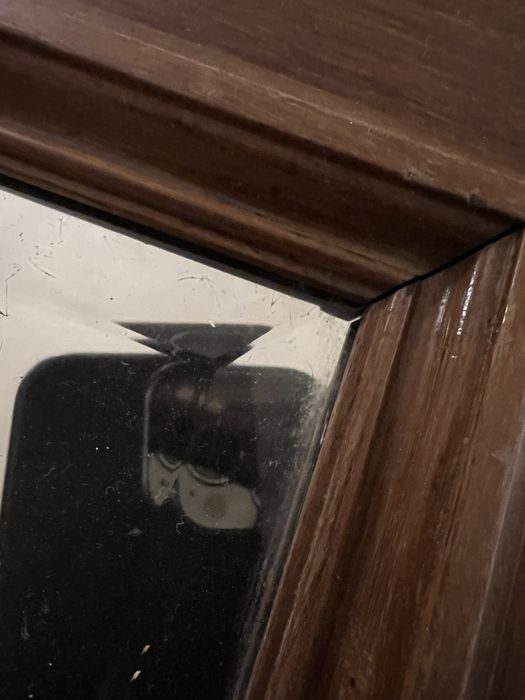 Zabytkowe lustro w solidnej drewnianej ramie masywne