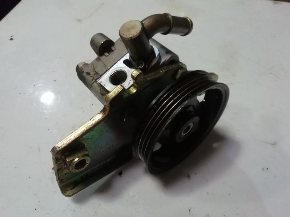 Bomba direcao assistida - Nissan Primera P11 2.0i ( 2000 )