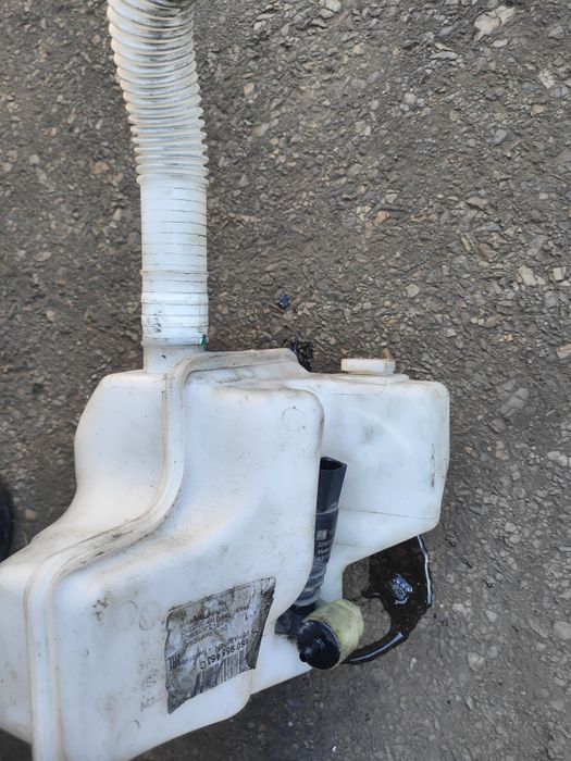 Volkswagen up zbiorniczek spryskiwaczy