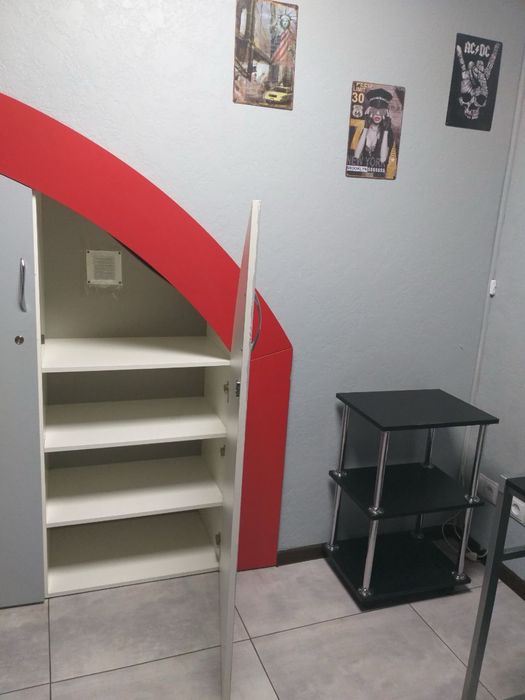 Продам коммерцию в центре города. Подвал / Тату салон