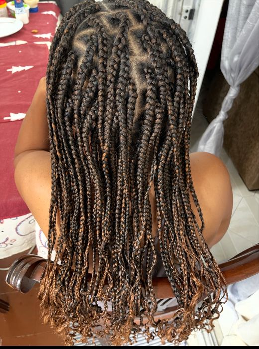 Vendas e tranças de cabelo  Africano