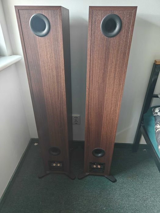 Kolumny głośnikowe Dynaudio Emit 50