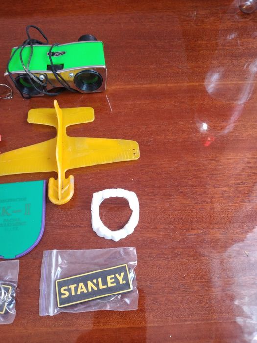 Дитячі іграшки, машинки