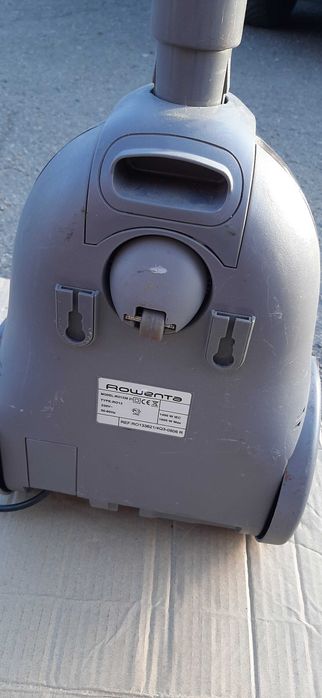 Пилесос    В ГАРНОМУ стані НА СМС  не відповідаю  дзвоніть на тел