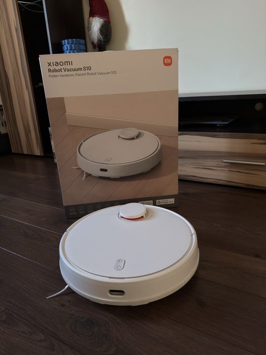 робот-пилосос Xiaomi Mi Robot Vacuum S10 у дуже хорошому стані.