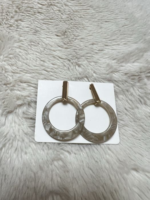 Piękne eleganckie kolczyki