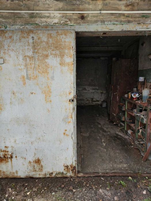 Гараж, 12 квартал. Кооп. "Салют"