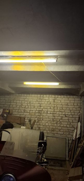 Продам гараж в   Солоницівському отг(с Подвірки )