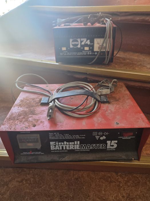 Prostownik 12v 15A  Prostownik samochodowy automatyczny 6v i 12v