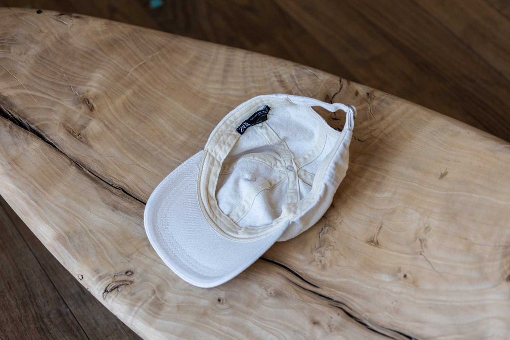 Bone simples beije ZARA