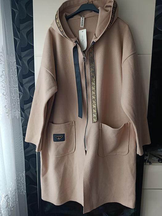 Płaszcz damski włoski biust 125