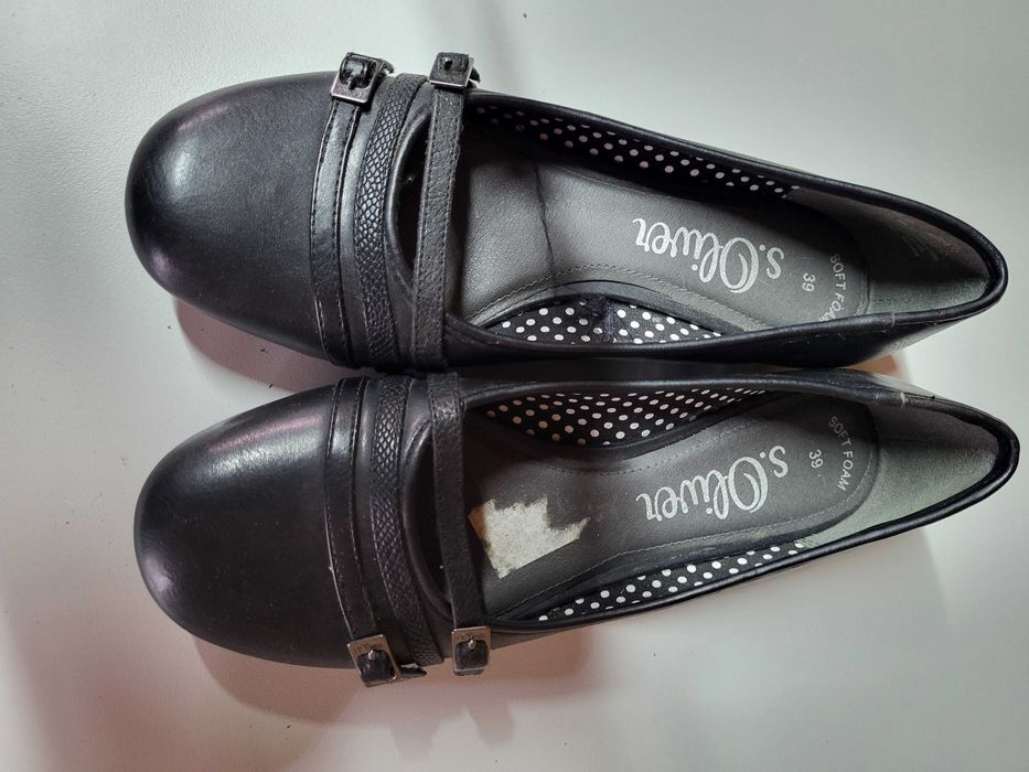 Sandalias Romanas Esprit e Sapatilhas S. Oliver - 39 (Como novas)