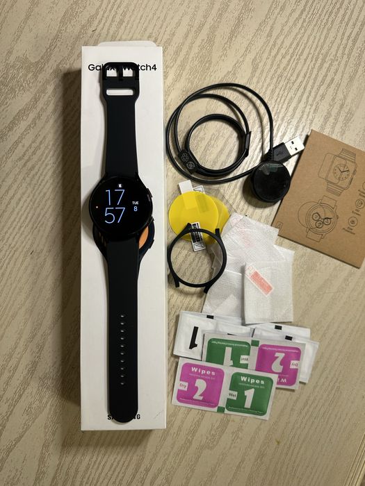 Смарт-годинник Samsung Galaxy Watch4 44mm Black