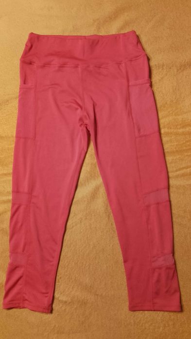 Nowe legginsy z siatką