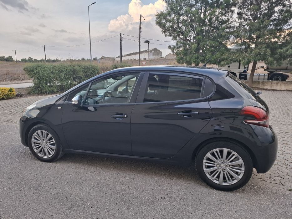 Peugeot 208 1.6 hdi — photo 5