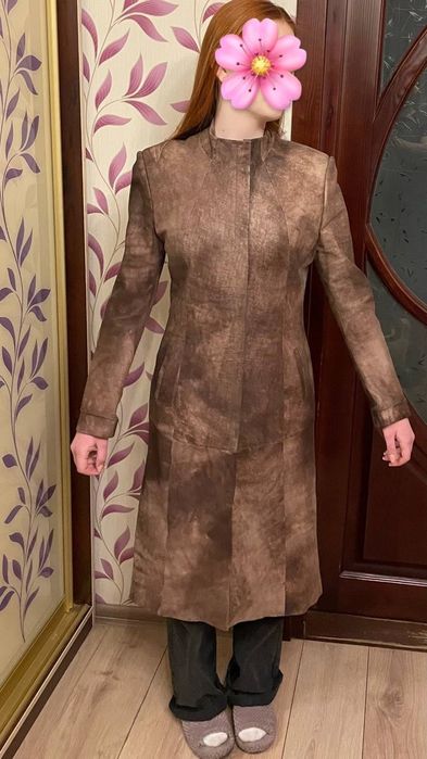 Плащ женский кожаный.