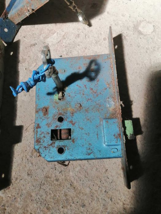 Fechaduras de portas vintage azul