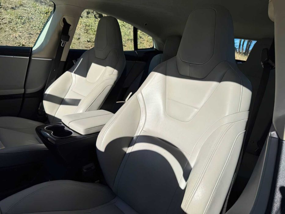 Tesla Model S 70D      2015