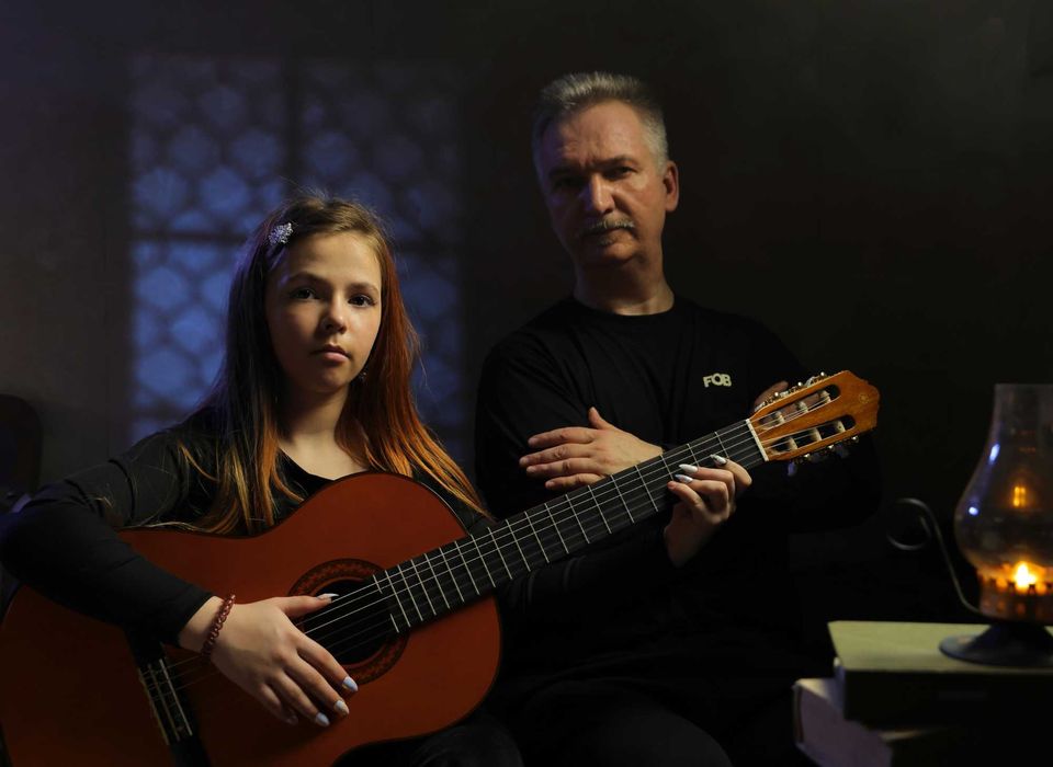 Уроки игры на гитаре в Харьковской ДШИ ,частным образом и дистанционно