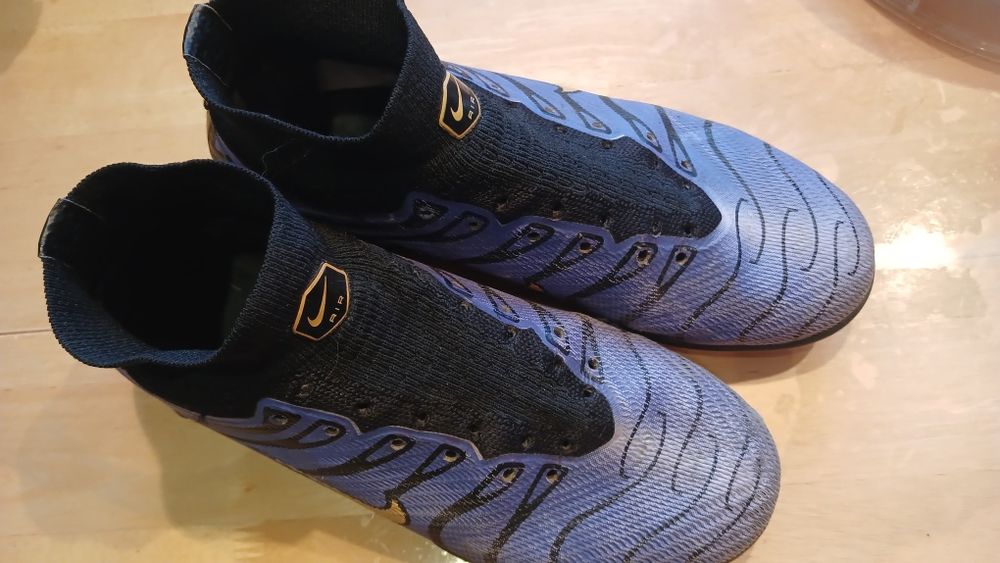 Сороконожки Nike для занять футболом