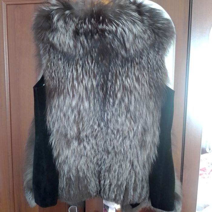 Жилетка женская натуральный мех  с песца