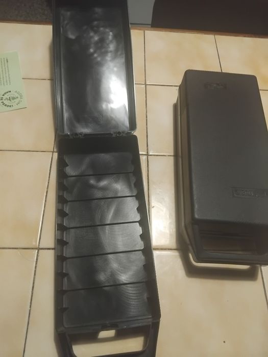 Vendo 2 Caixas  para cassetes