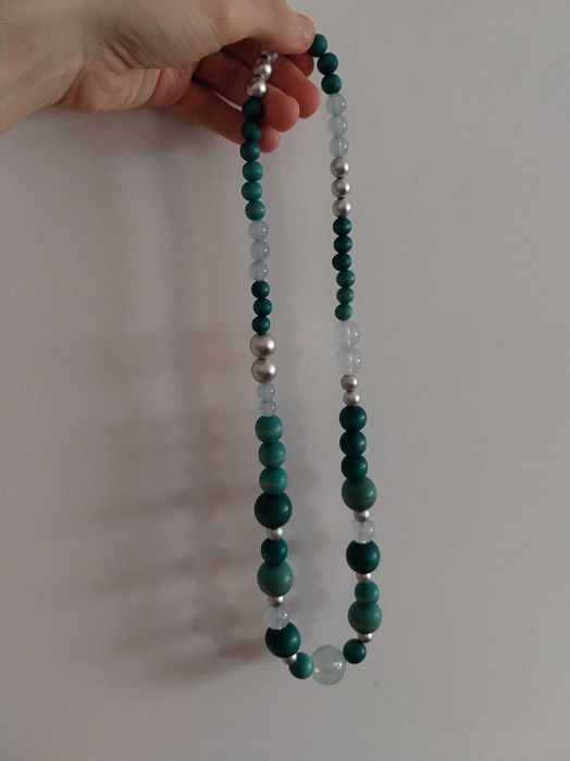 Colar de pérolas, azulado e turquesa