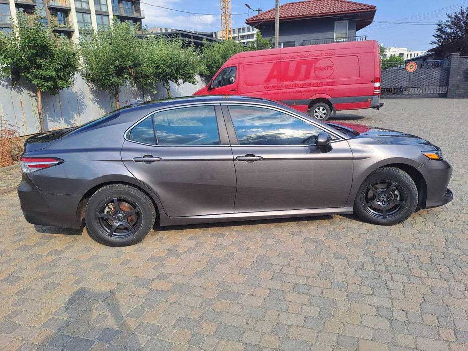 Toyota Camry гібрид 2020р.