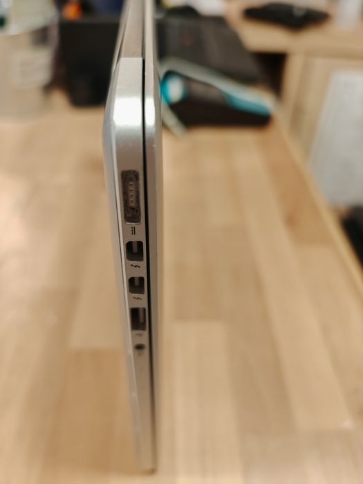 MacBook Pro 2015 12.1"64584546756610124