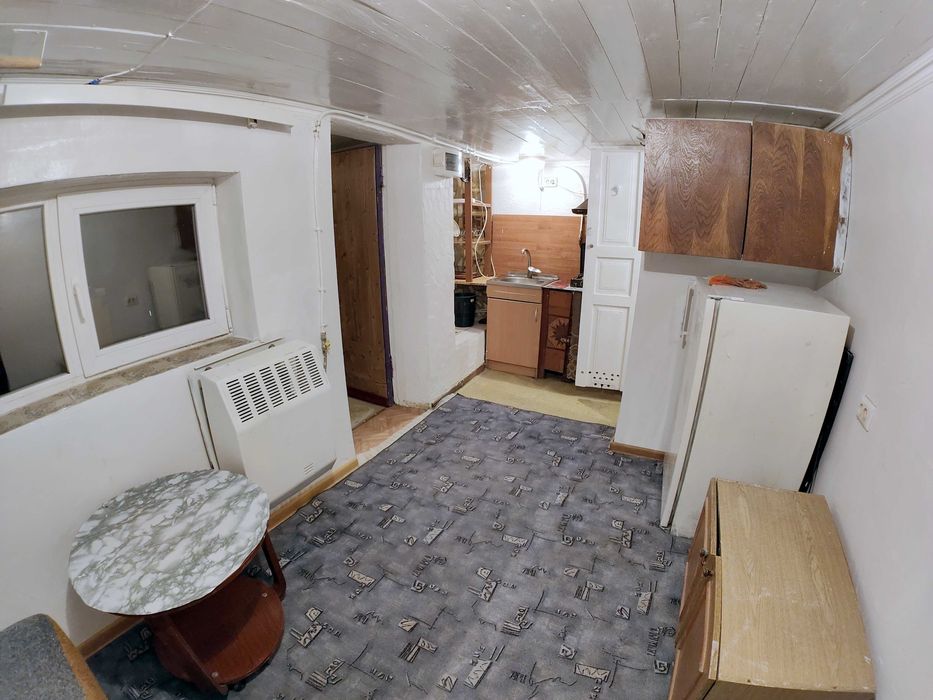 Здається 1-к частина будинку по вул. Сильвестрова в р-ні Старого міста