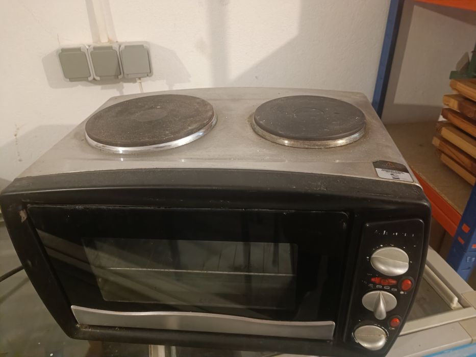 Forno com fogão em cima