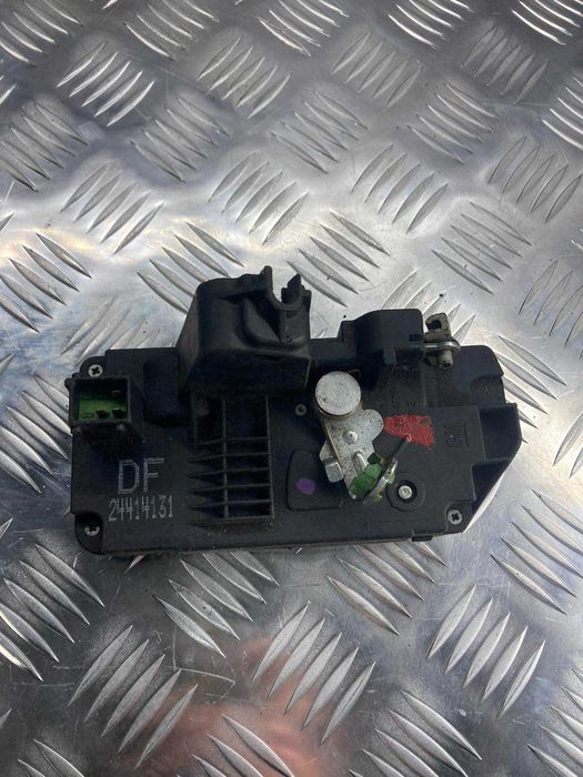 Замок двери задней правой Opel Vectra 24414131