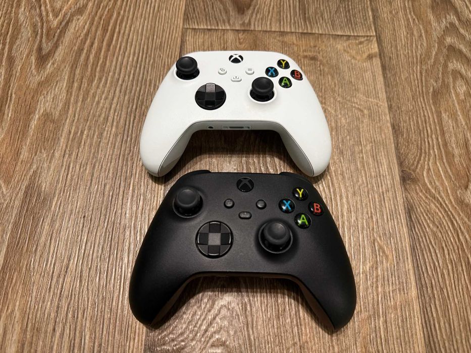 Microsoft Xbox Series S 512Gb, 2 геймпада, є аккаунт з EA FC 26 та ін.
