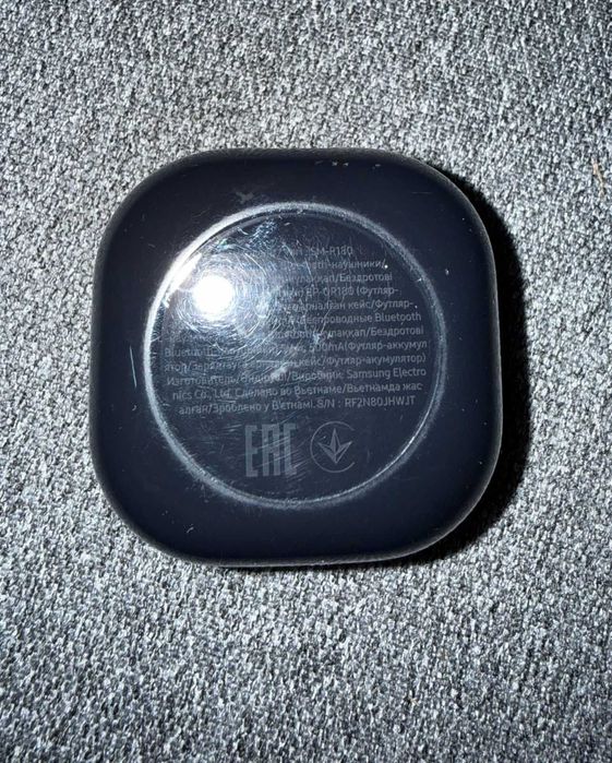 Бездротові навушники Samsung Galaxy Buds Live чорні