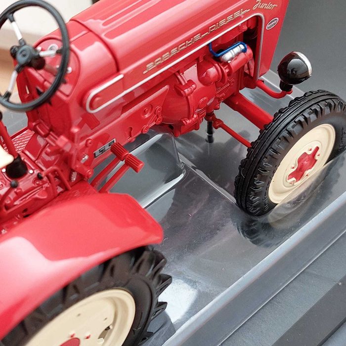 Miniatura Porsche Diesel Junior Tractor Schuco 1:18
