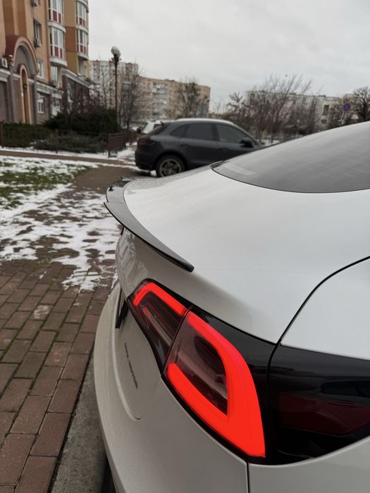 Спойлер Тесла 3/У чорний глянець