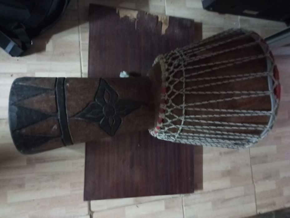 Jambe antigo tribal