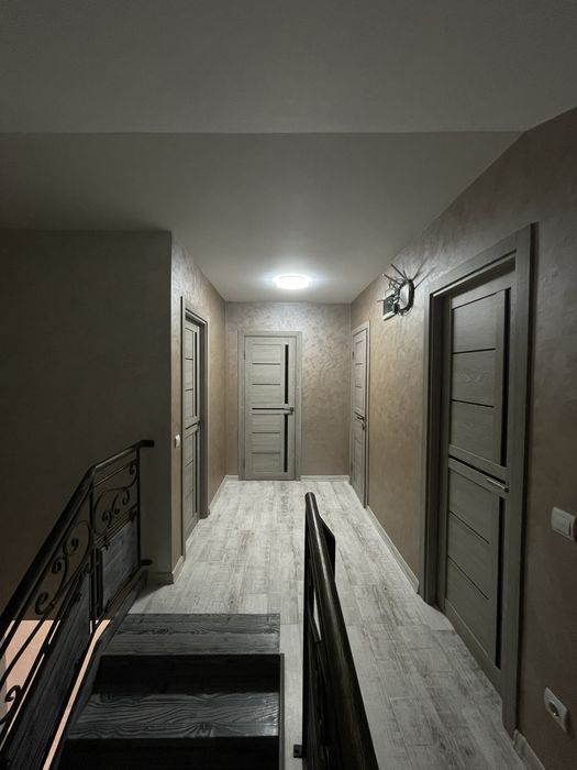 Продаж будинку в Сторожниці