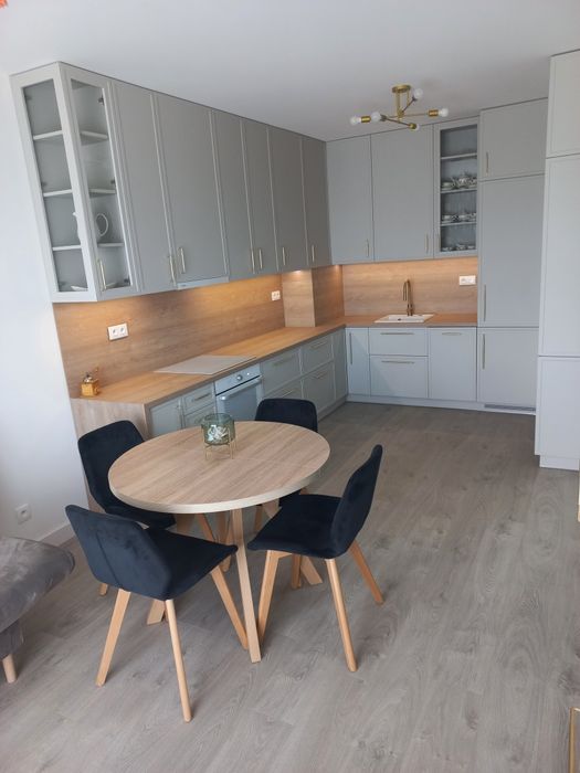 Wynajmę  2 pokoje 40m + miejsce postojowe ul. Kinastowskiego