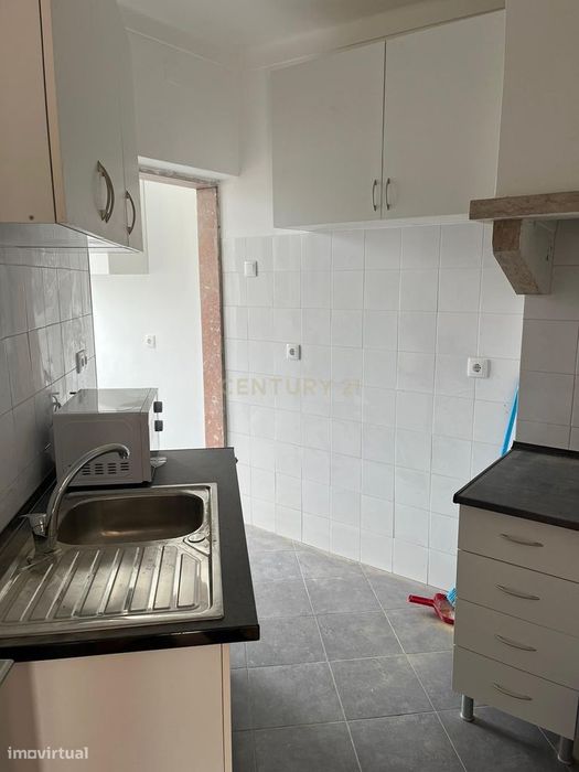 T2 Remodelado no Olival Basto – A 7 min do Metro do Sr. Roubado