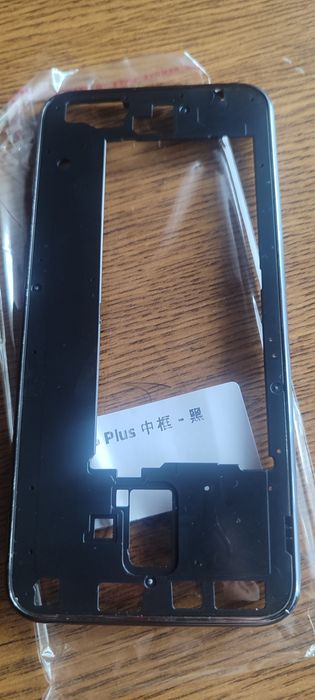 Środkowa ramka Samsung j6 plus