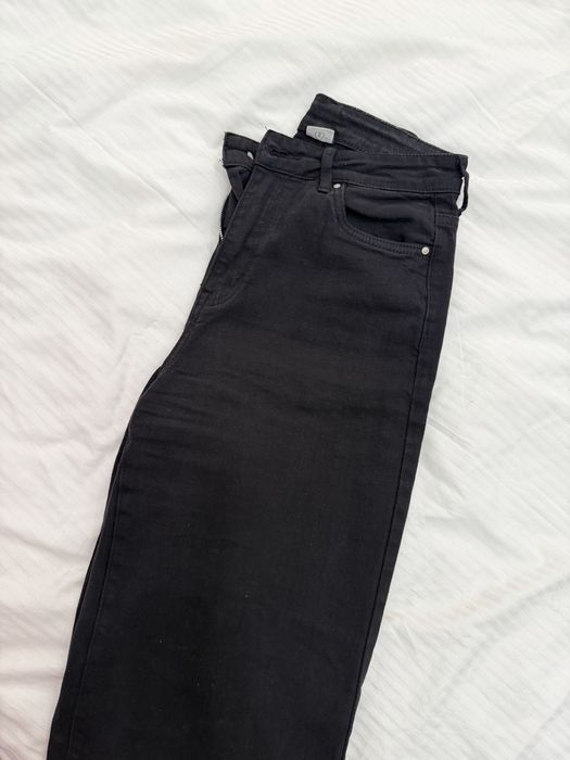 Чорні джинси M