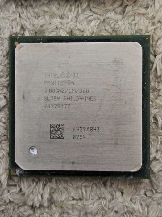 Lote CPUs Intel e AMD (Sockets 475, 775, 1156, 754, 939)