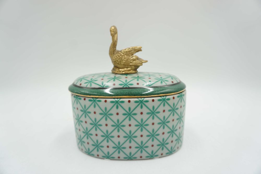 PORCELANOWA szkatułka bomboniera zielona z brązem-łabędz